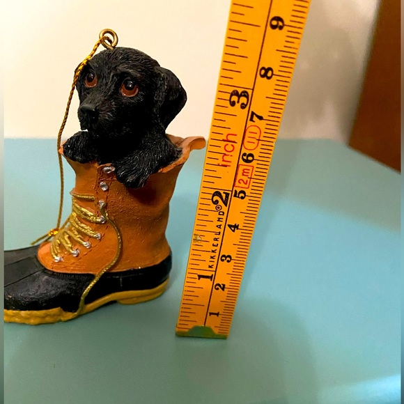 Bean boot with puppy christmas ornament - Picture 3 of 3